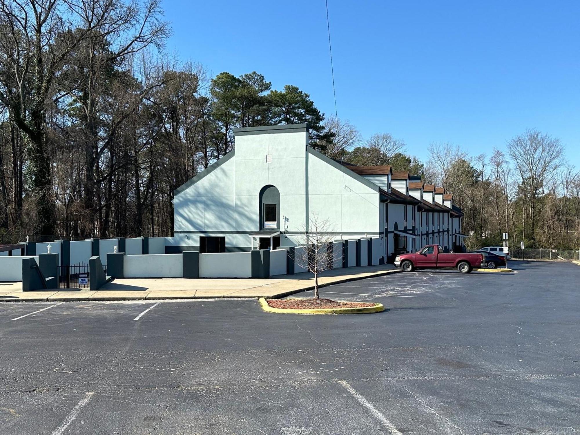 Hometowne Studios By Red Roof Richmond, Va - W Broad St Dumbarton Bagian luar foto